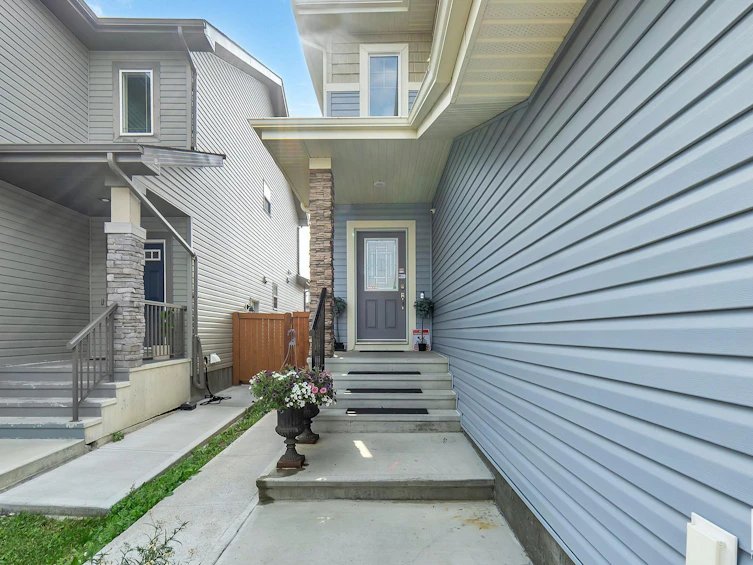 5619 22a Avenue, Edmonton, AB, T6X 2C1 - 4