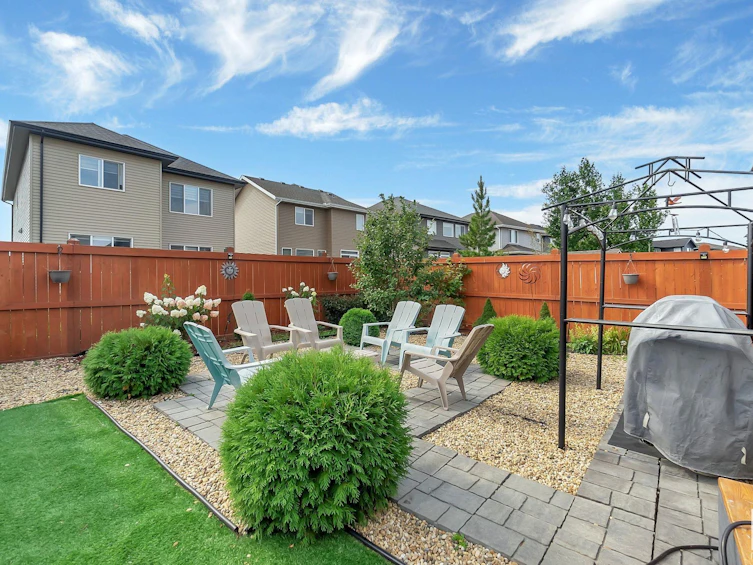 5619 22a Avenue, Edmonton, AB, T6X 2C1 - 48
