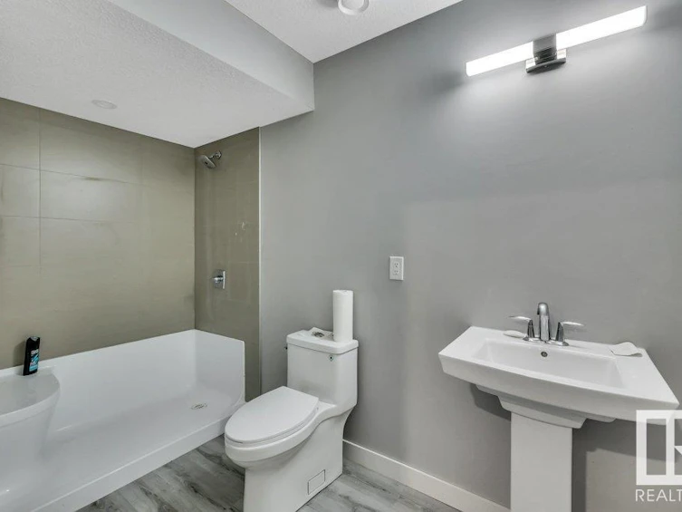 3971 5 Avenue, Edmonton, AB, T6X 2J3 - 43
