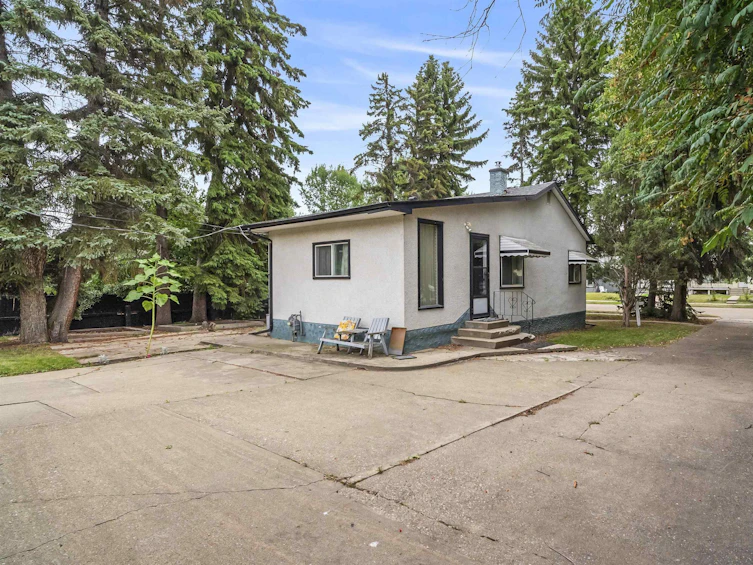 3642 110 Avenue NW, Edmonton, AB, T5W 0H5 - 5