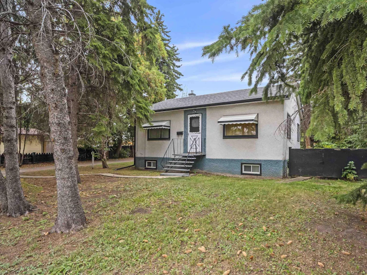 3642 110 Avenue NW, Edmonton, AB, T5W 0H5 - 9