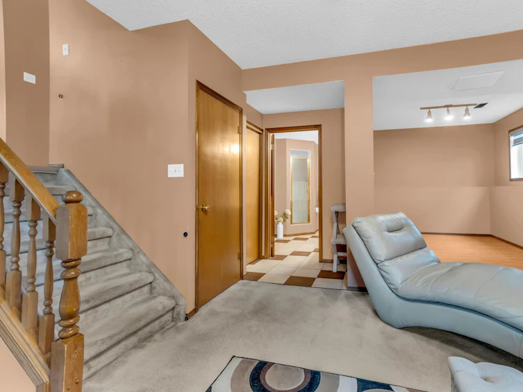 15712 77 Street NW, Edmonton, AB, T5Z 2R8 - 18