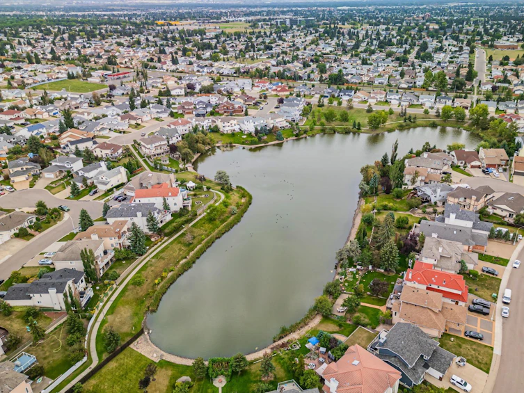 15712 77 Street NW, Edmonton, AB, T5Z 2R8 - 52