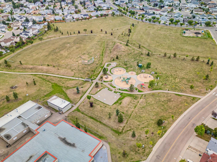 15712 77 Street NW, Edmonton, AB, T5Z 2R8 - 56