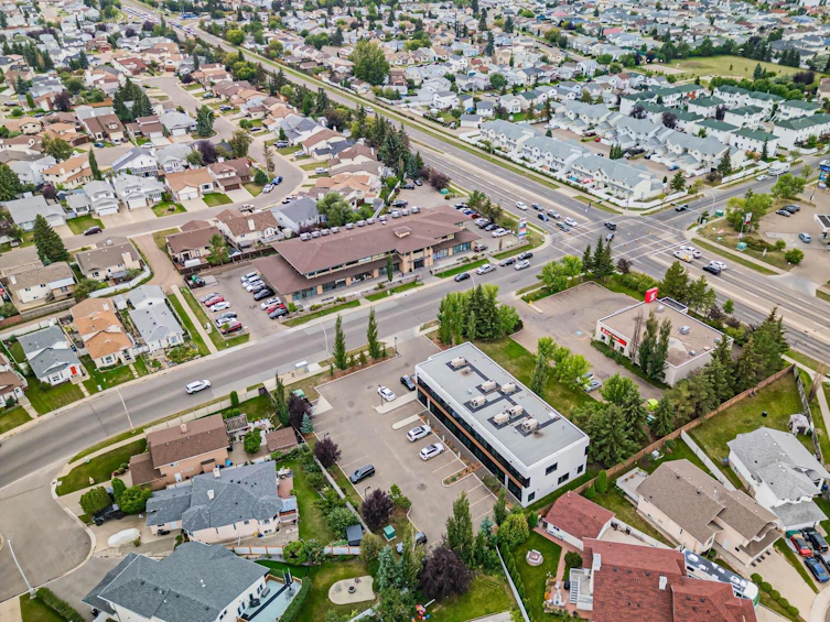 15712 77 Street NW, Edmonton, AB, T5Z 2R8 - 59