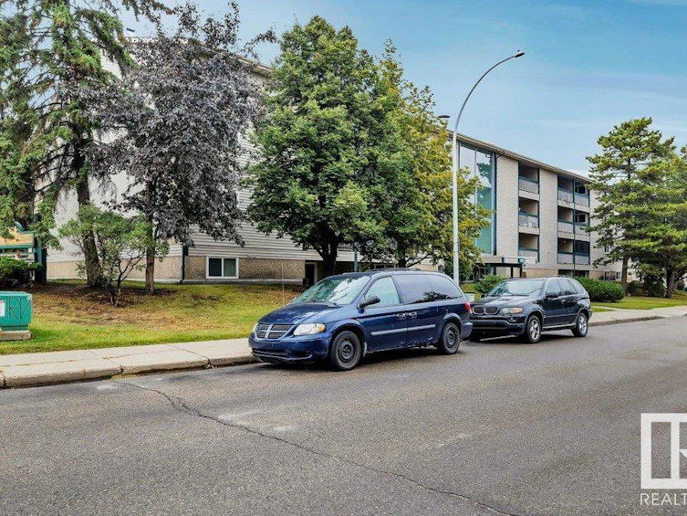 302-1620 48 Street, Edmonton, AB, T6L 5P1