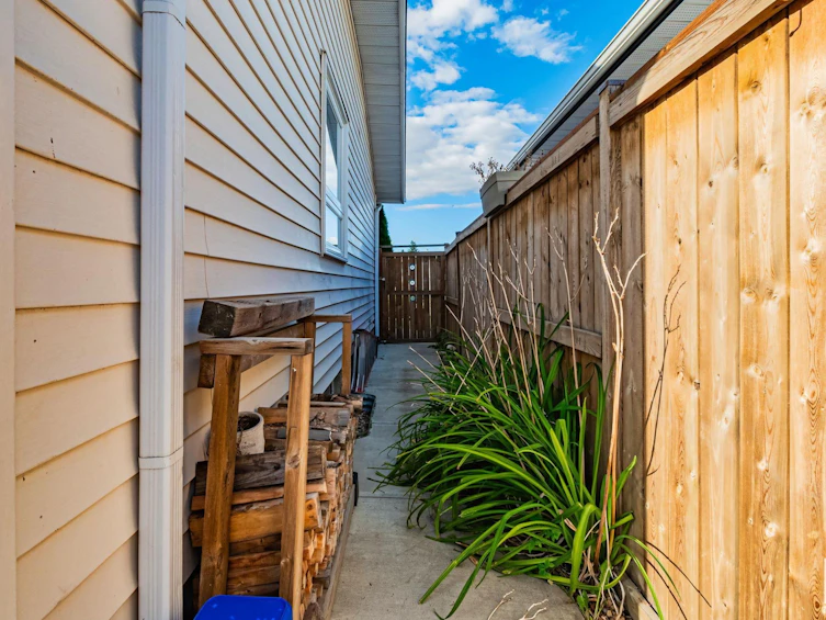 9835 165 Avenue, Edmonton, AB, T5X 4Z1 - 48