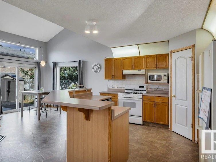 5136 157 Avenue, Edmonton, AB, T5Y 2X5 - 12