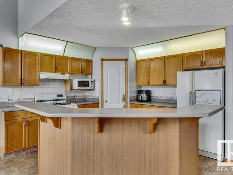 5136 157 Avenue, Edmonton, AB, T5Y 2X5 - 13