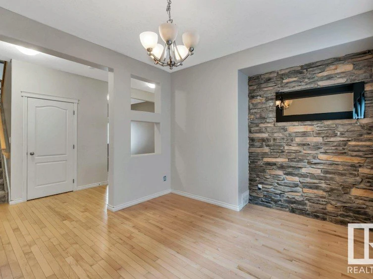 21845 95a Avenue, Edmonton, AB, T5T 3Y6 - 11