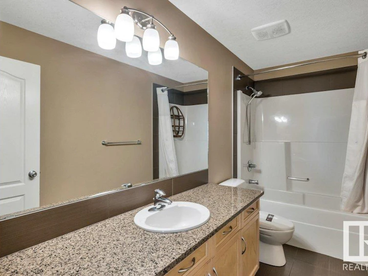 21845 95a Avenue, Edmonton, AB, T5T 3Y6 - 46