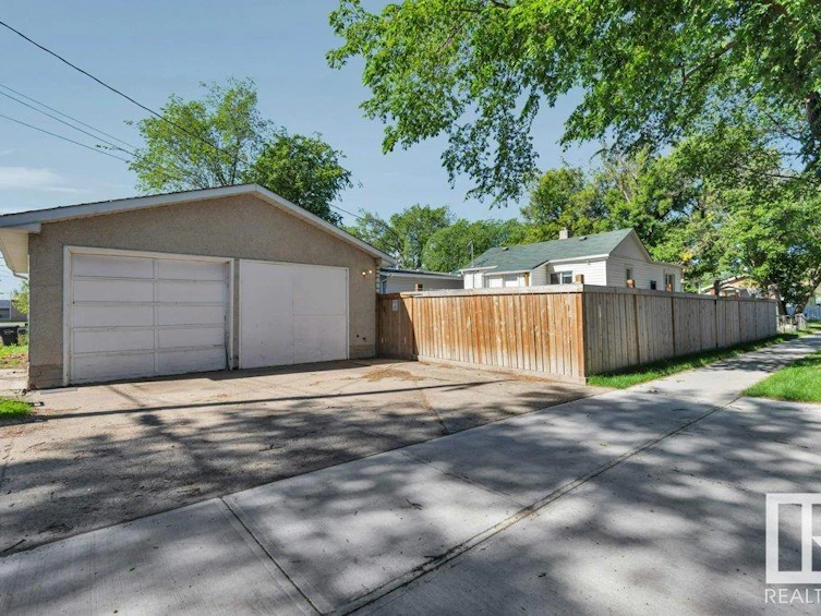 12735 124 Street, Edmonton, AB, T5L 0P2 - 41