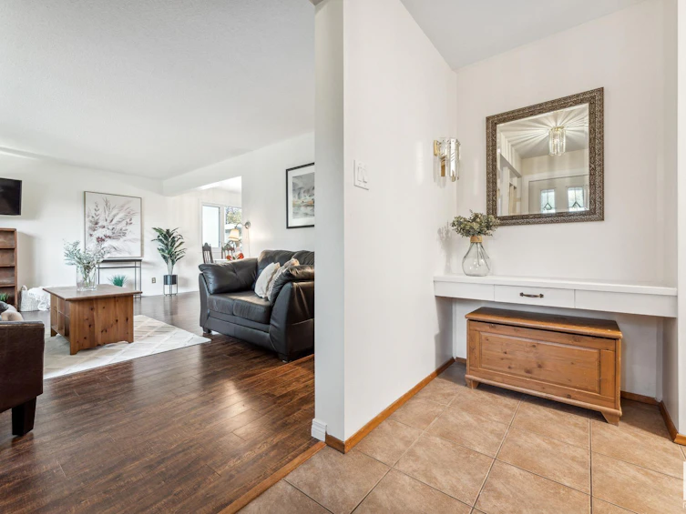 3816 112 Street, Edmonton, AB, T6J 1J2 - 3