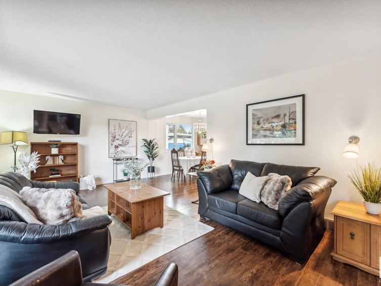 3816 112 Street, Edmonton, AB, T6J 1J2 - 5