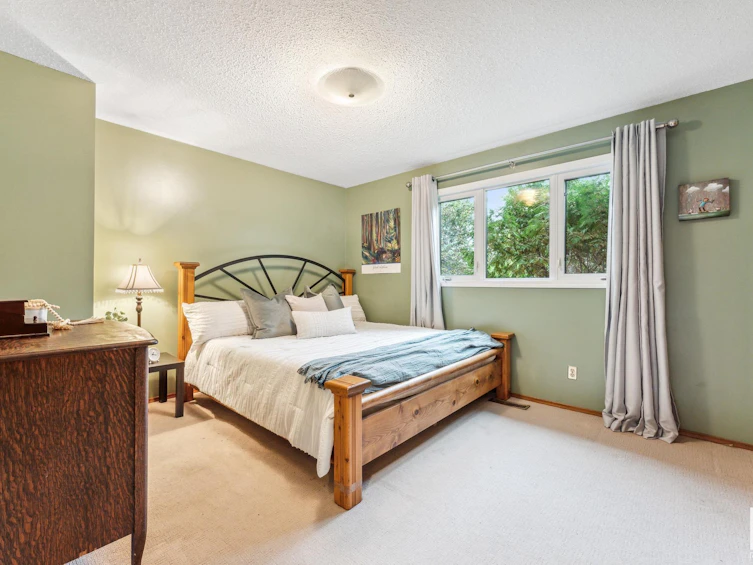 3816 112 Street, Edmonton, AB, T6J 1J2 - 16