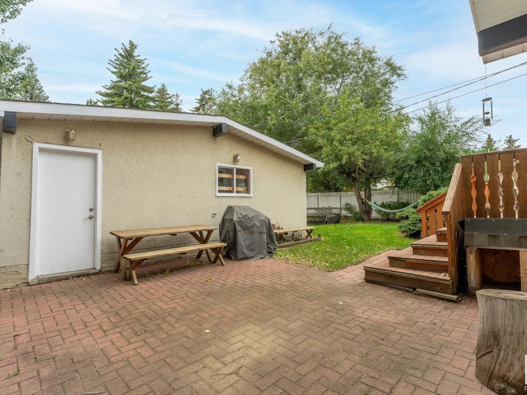 3816 112 Street, Edmonton, AB, T6J 1J2 - 39