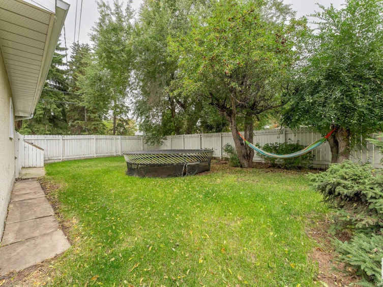 3816 112 Street, Edmonton, AB, T6J 1J2 - 41