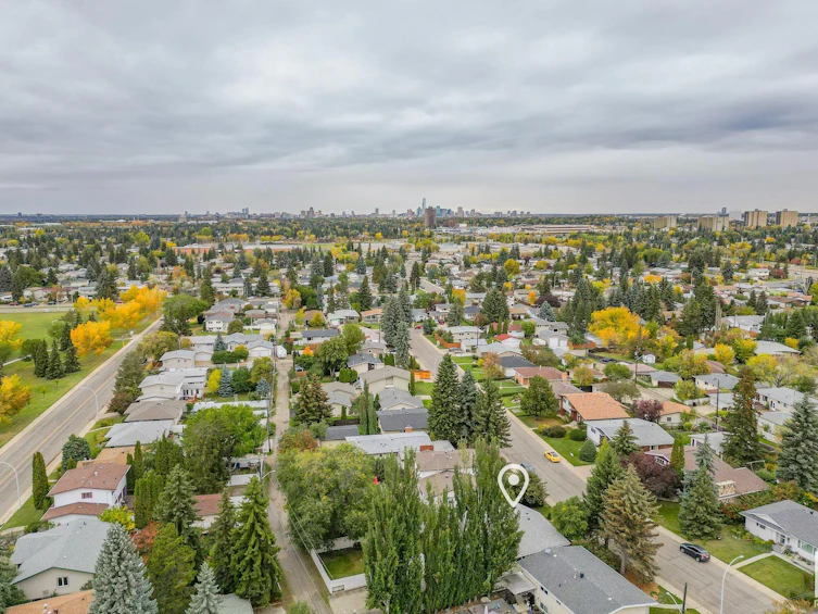 3816 112 Street, Edmonton, AB, T6J 1J2 - 47