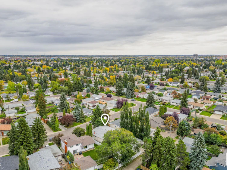 3816 112 Street, Edmonton, AB, T6J 1J2 - 48