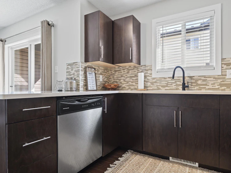 47-8716 179 Avenue NW, Edmonton, AB, T5Z 0J3 - 3