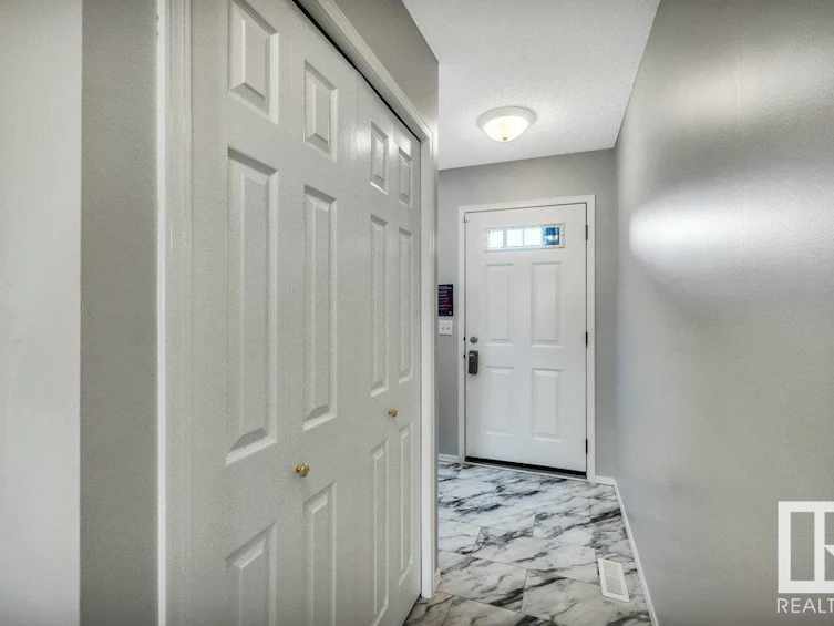 20048 54a Avenue, Edmonton, AB, T6M 2W4 - 7