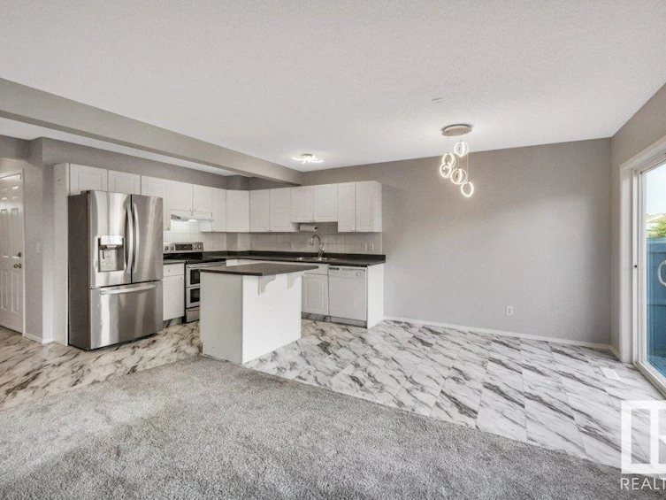 20048 54a Avenue, Edmonton, AB, T6M 2W4 - 11