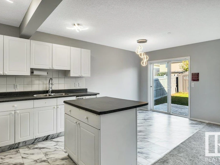 20048 54a Avenue, Edmonton, AB, T6M 2W4 - 14