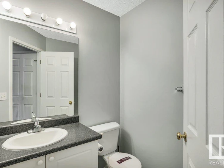 20048 54a Avenue, Edmonton, AB, T6M 2W4 - 19