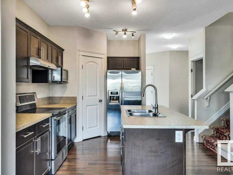 11620 17 Avenue, Edmonton, AB, T6W 1Y4 - 11