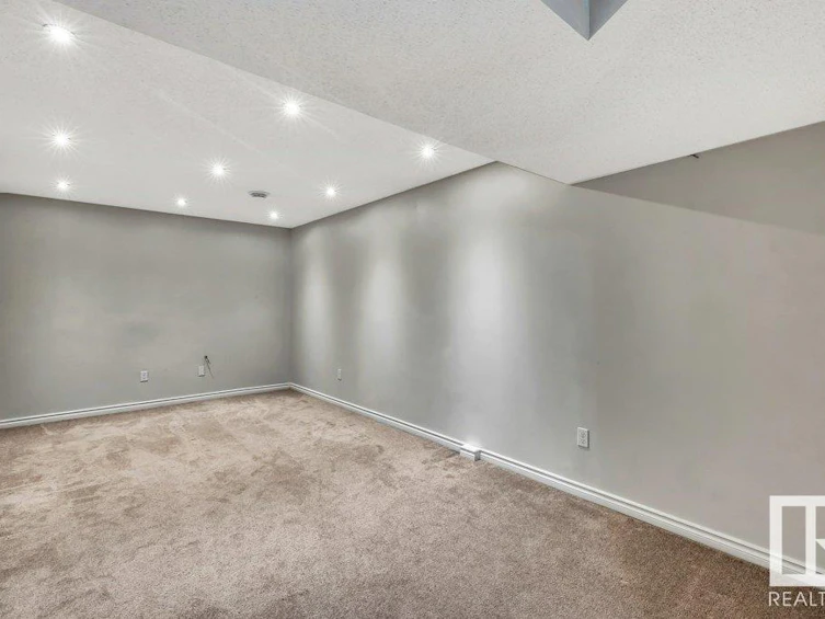 11620 17 Avenue, Edmonton, AB, T6W 1Y4 - 33
