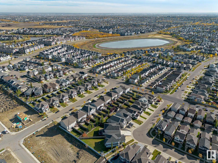 18036 85 Street NW, Edmonton, AB, T5Z 0E4 - 44