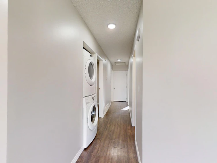 6207 17 Ave, Edmonton, AB, T6L 1N3 - 9