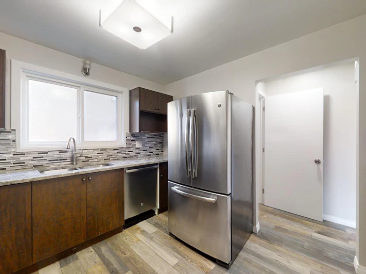 6207 17 Ave, Edmonton, AB, T6L 1N3 - 12