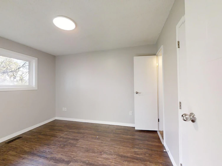 6207 17 Ave, Edmonton, AB, T6L 1N3 - 17