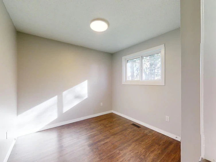 6207 17 Ave, Edmonton, AB, T6L 1N3 - 21