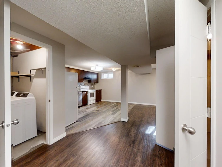 6207 17 Ave, Edmonton, AB, T6L 1N3 - 30