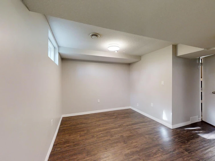 6207 17 Ave, Edmonton, AB, T6L 1N3 - 42
