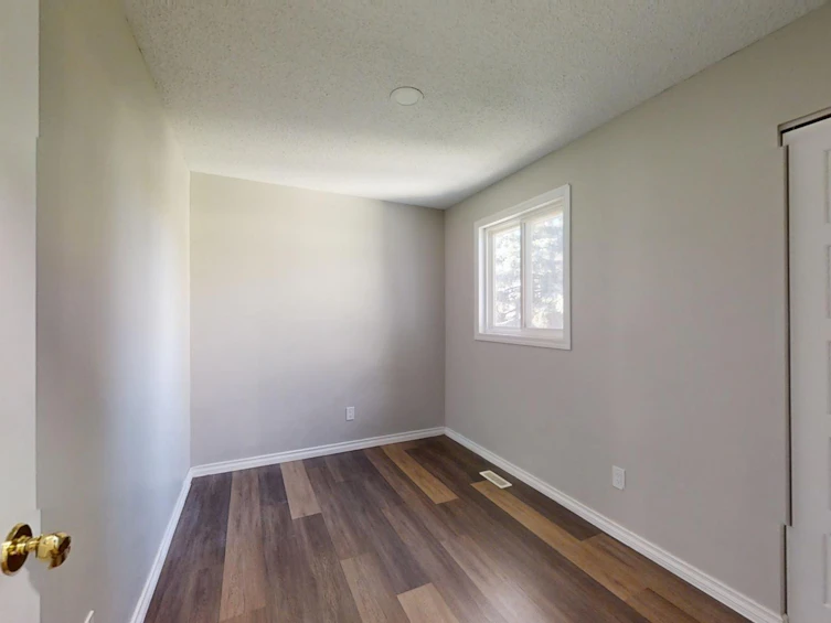6125 17a Ave, Edmonton, AB, T6L 2B8 - 19