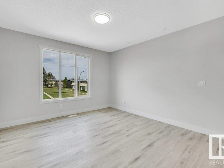 10421 55 Avenue, Edmonton, AB, T6H 0W5 - 20
