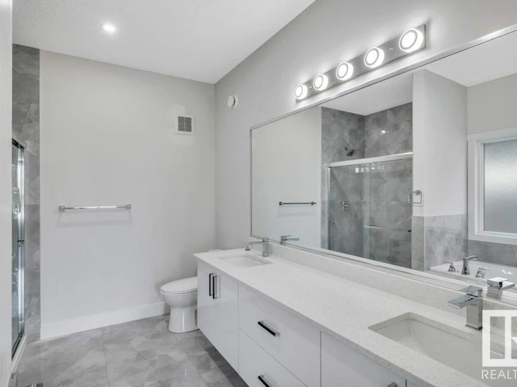 10421 55 Avenue, Edmonton, AB, T6H 0W5 - 24