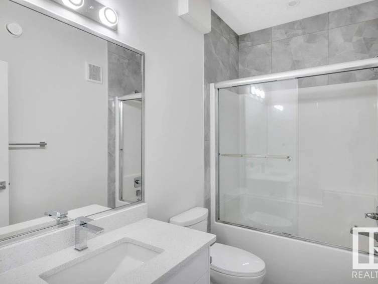 10421 55 Avenue, Edmonton, AB, T6H 0W5 - 31