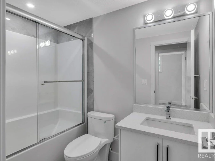 10421 55 Avenue, Edmonton, AB, T6H 0W5 - 42