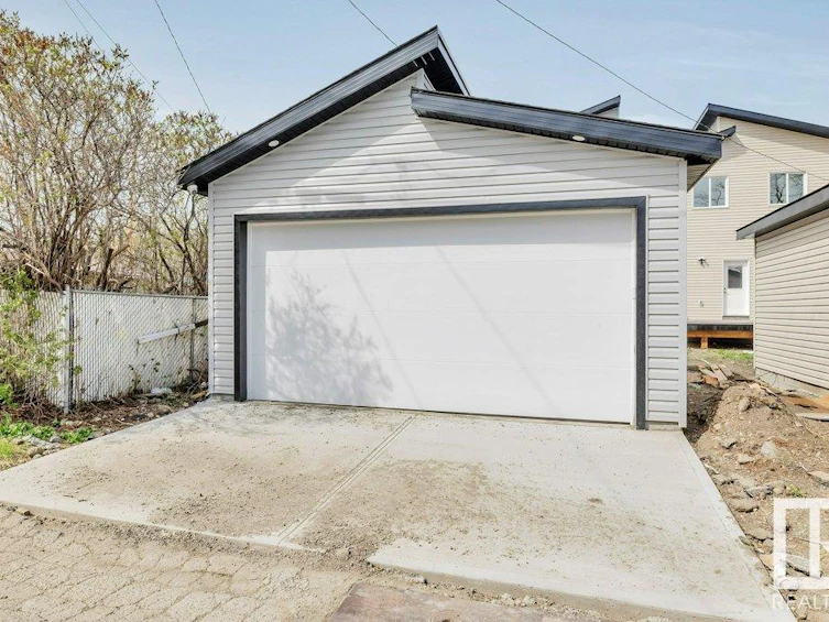10421 55 Avenue, Edmonton, AB, T6H 0W5 - 45