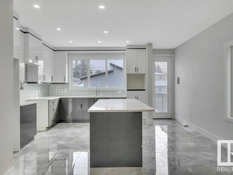10219 151 Street, Edmonton, AB, T5P 1T6 - 8