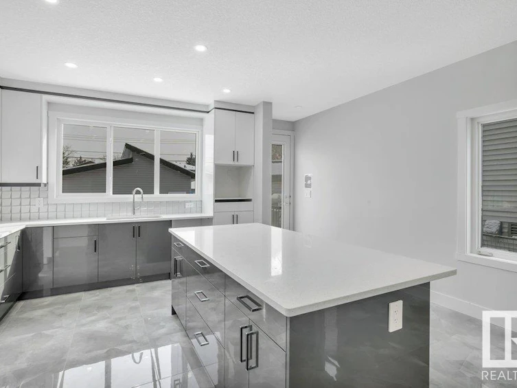 10219 151 Street, Edmonton, AB, T5P 1T6 - 9