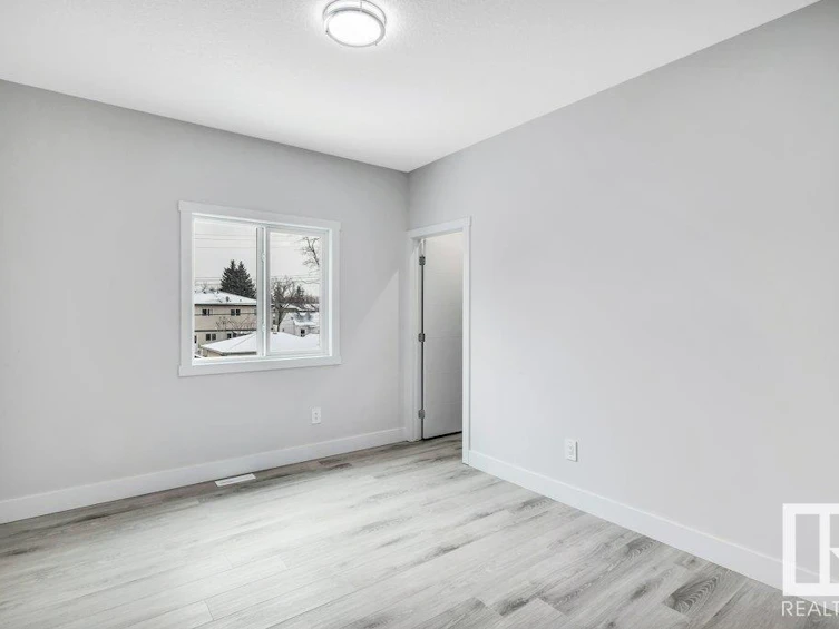 10219 151 Street, Edmonton, AB, T5P 1T6 - 23