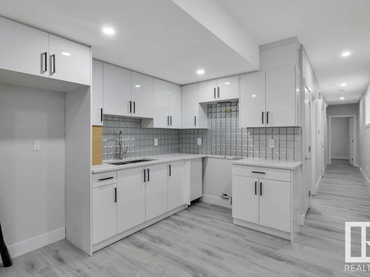 10219 151 Street, Edmonton, AB, T5P 1T6 - 31