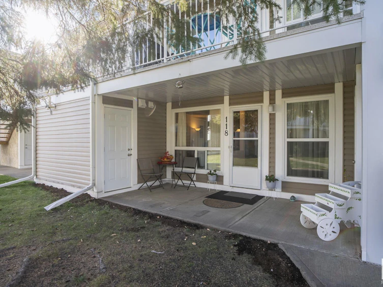 118-2204 118 Street, Edmonton, AB, T6J 5K2 - 2
