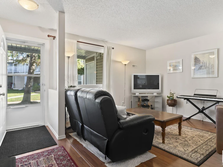 118-2204 118 Street, Edmonton, AB, T6J 5K2 - 3