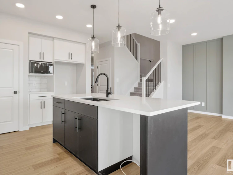7109 51 Avenue, Beaumont, AB, T4X 0S4 - 4